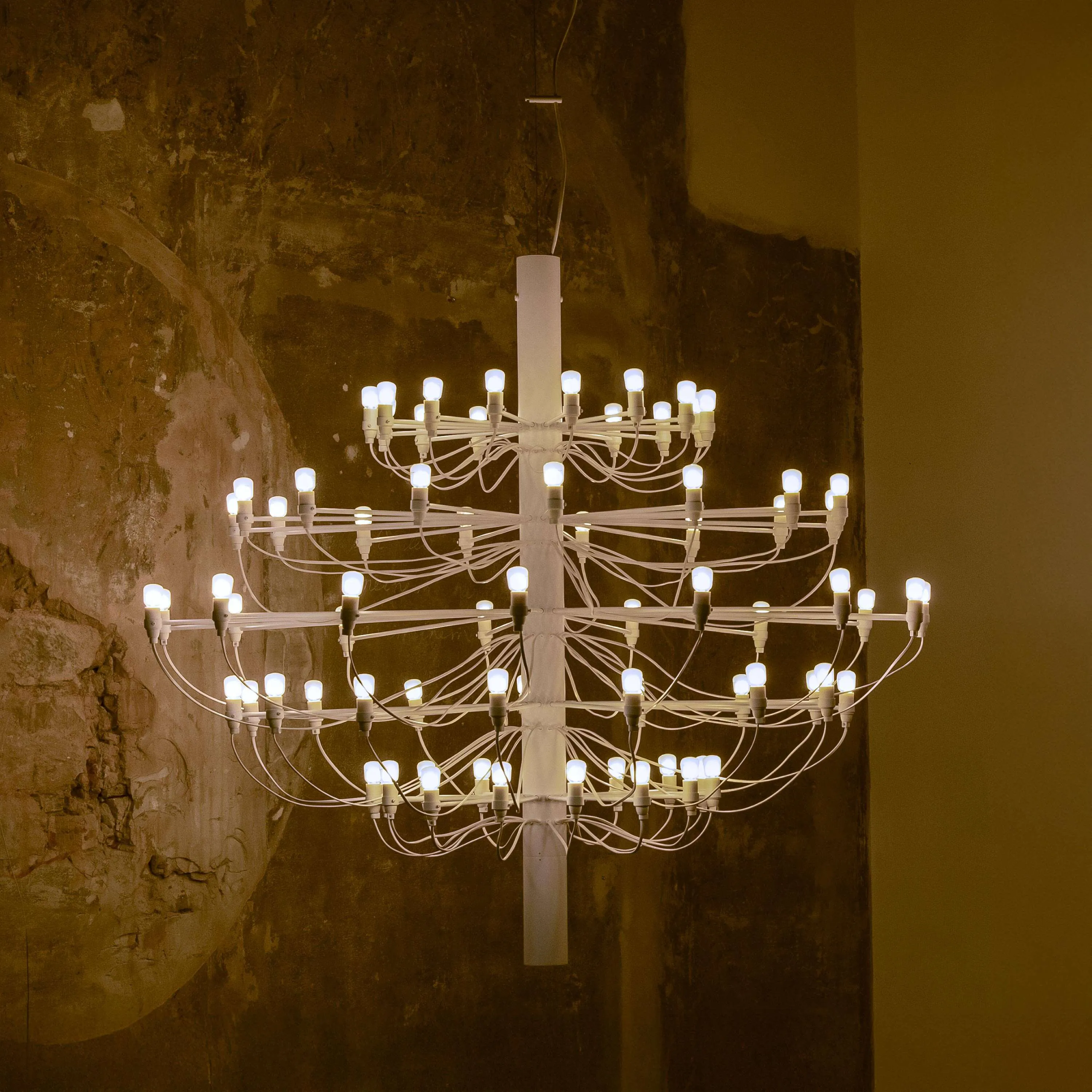 2097/75 Suspension Lamp