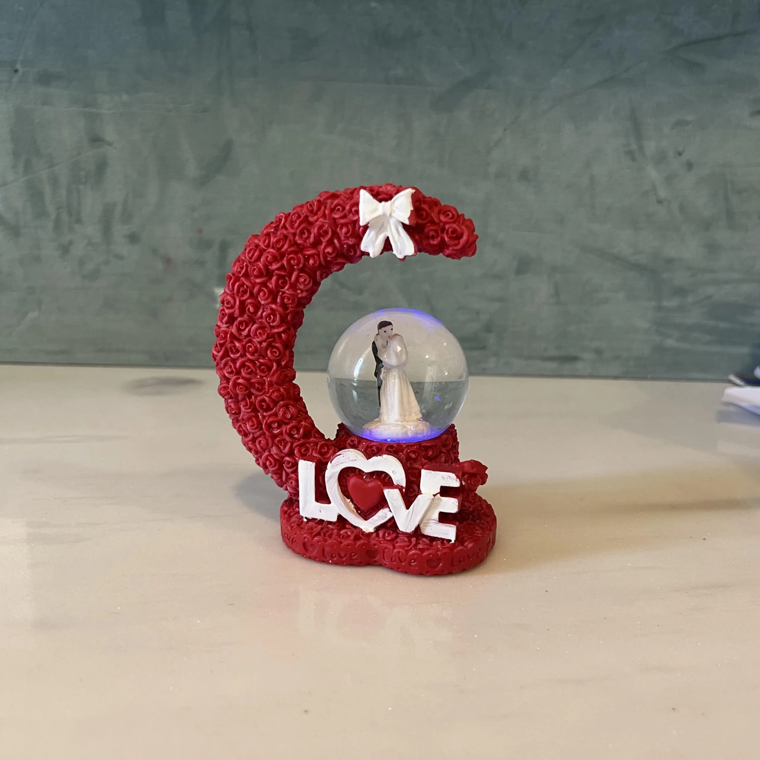 CraftVatika Romantic Love Couple Showpiece for Valentines Day Gifts with Lighting Valentines Gift for Girlfriend and Boyfriend, Husband, Valentine Gift for Him Her