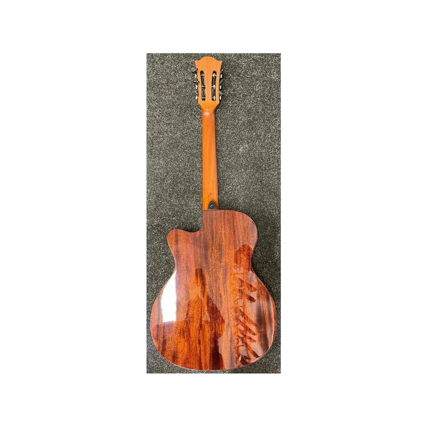Lag Tramontane Hyvibe 15 TNHV15ACE Electro Nylon Guitar & Case Pre-Owned