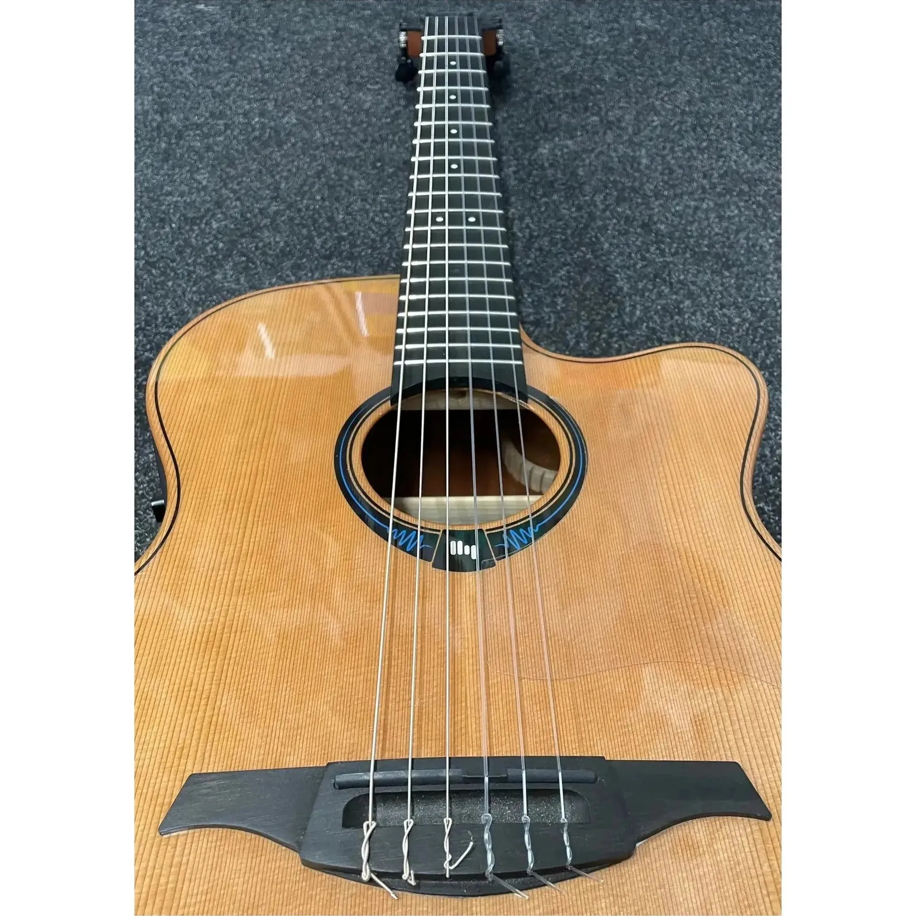 Lag Tramontane Hyvibe 15 TNHV15ACE Electro Nylon Guitar & Case Pre-Owned