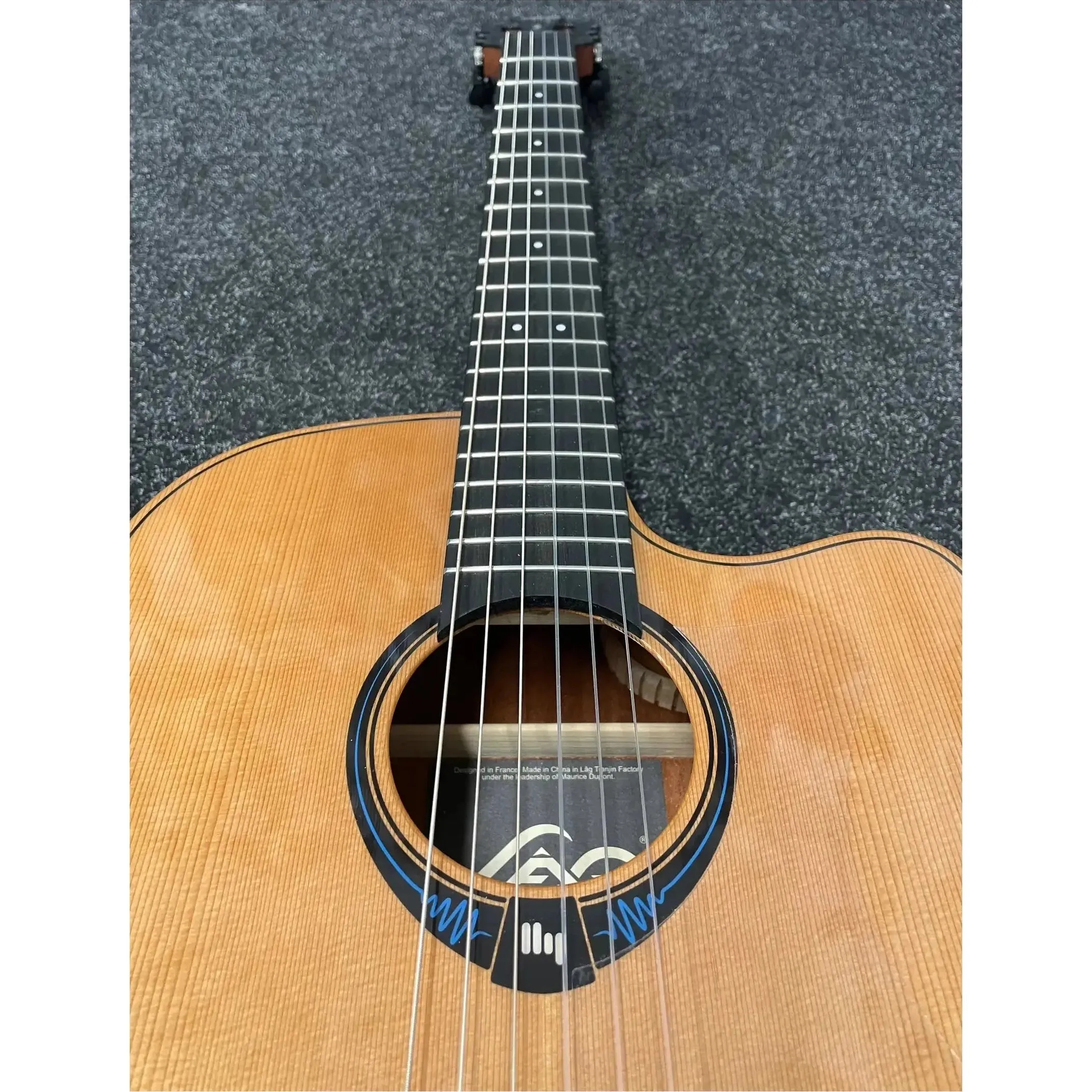 Lag Tramontane Hyvibe 15 TNHV15ACE Electro Nylon Guitar & Case Pre-Owned