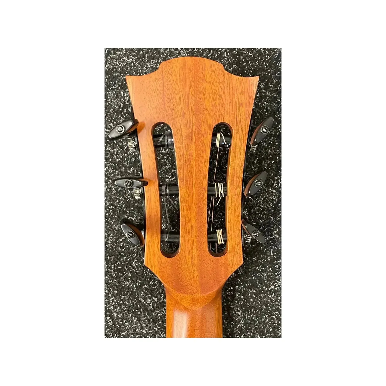 Lag Tramontane Hyvibe 15 TNHV15ACE Electro Nylon Guitar & Case Pre-Owned