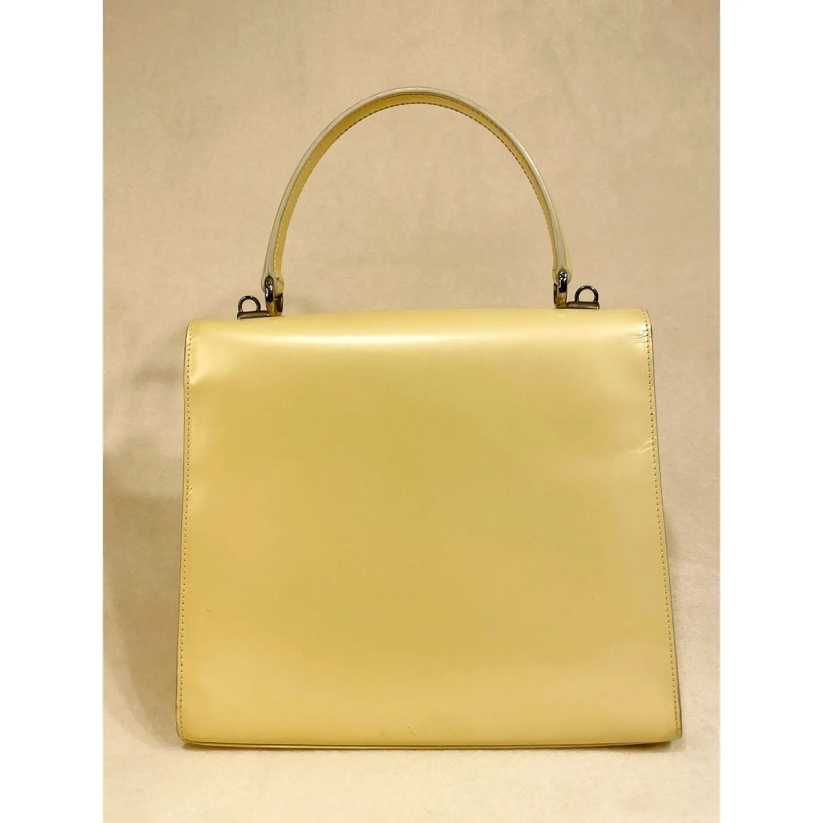 RARE, Gucci, pearly ivory/pale yellow smooth leather, Tom Ford era Padlock, two-way style with chrome hardware & removable strap