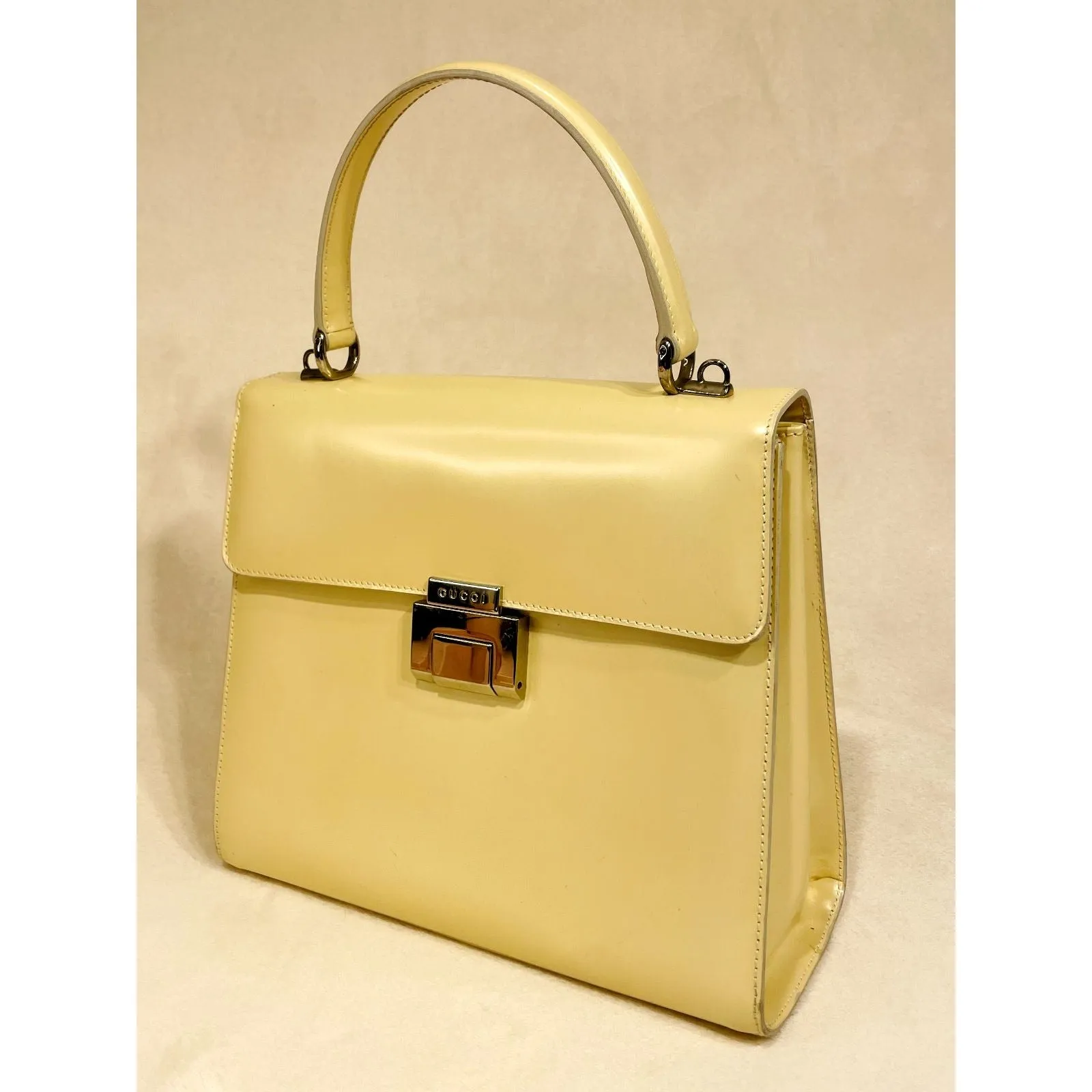 RARE, Gucci, pearly ivory/pale yellow smooth leather, Tom Ford era Padlock, two-way style with chrome hardware & removable strap