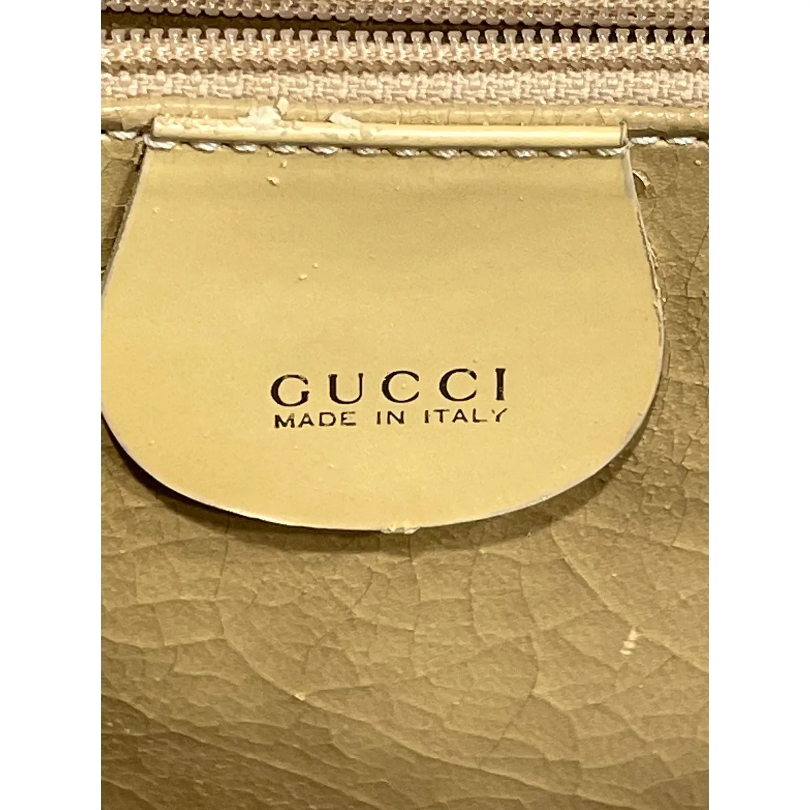 RARE, Gucci, pearly ivory/pale yellow smooth leather, Tom Ford era Padlock, two-way style with chrome hardware & removable strap