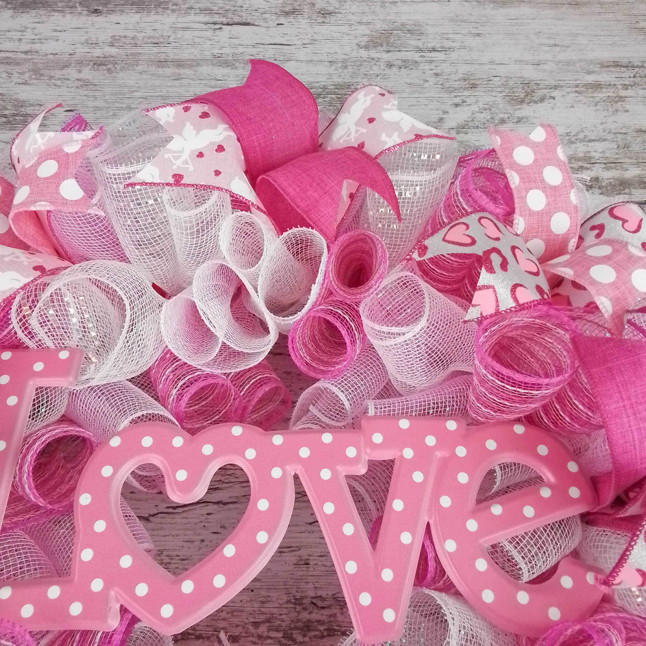 Valentine's Day Wreath - Metal Love Sign Decor - Perfect Gift for Holiday Decorators