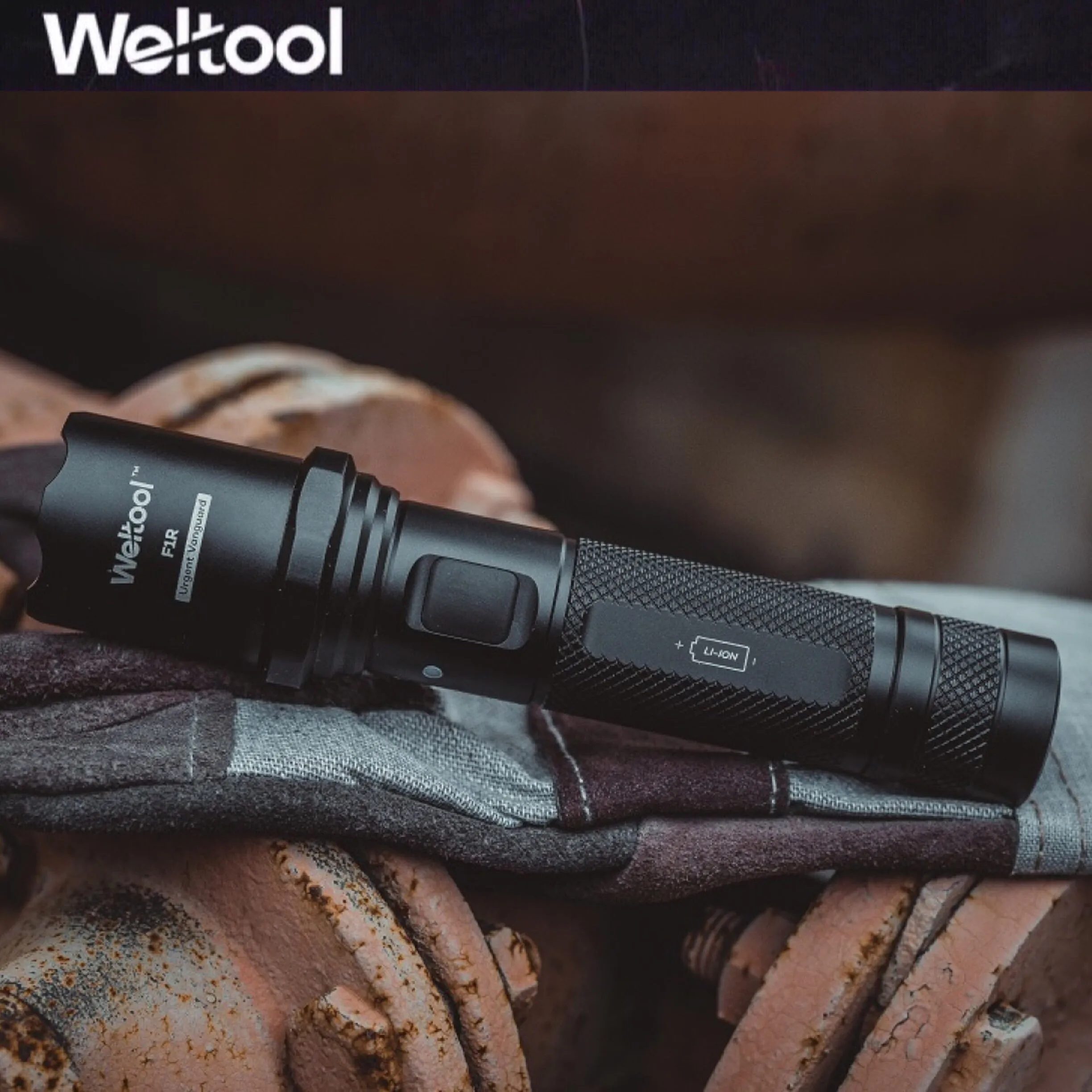Weltool F1R 1000LMS 230M EDC Flashlight